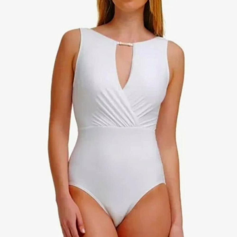 NWT Calvin Klein Keyhole Swimsuit